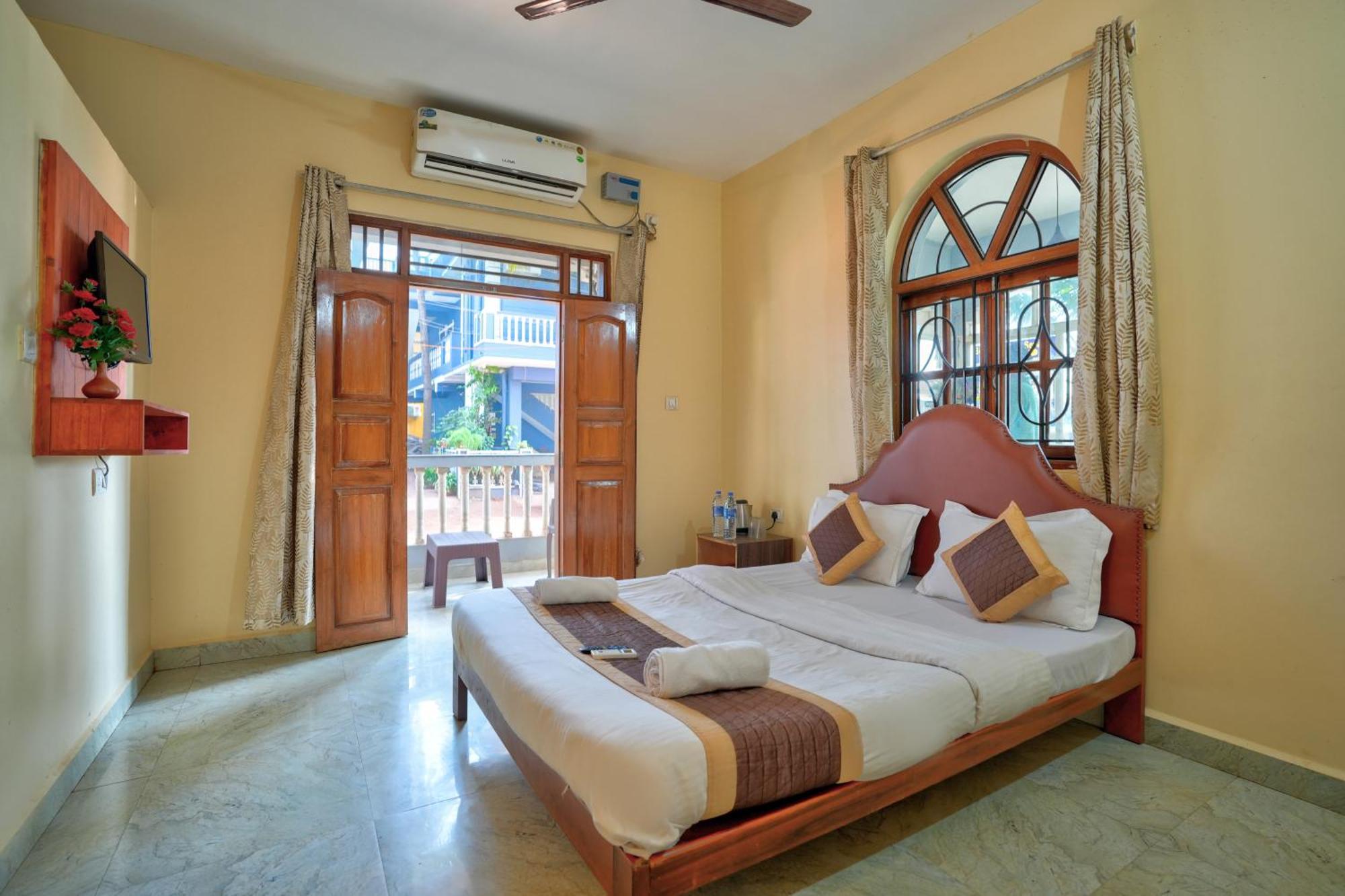 Roseal Beach Front Baga Exterior photo