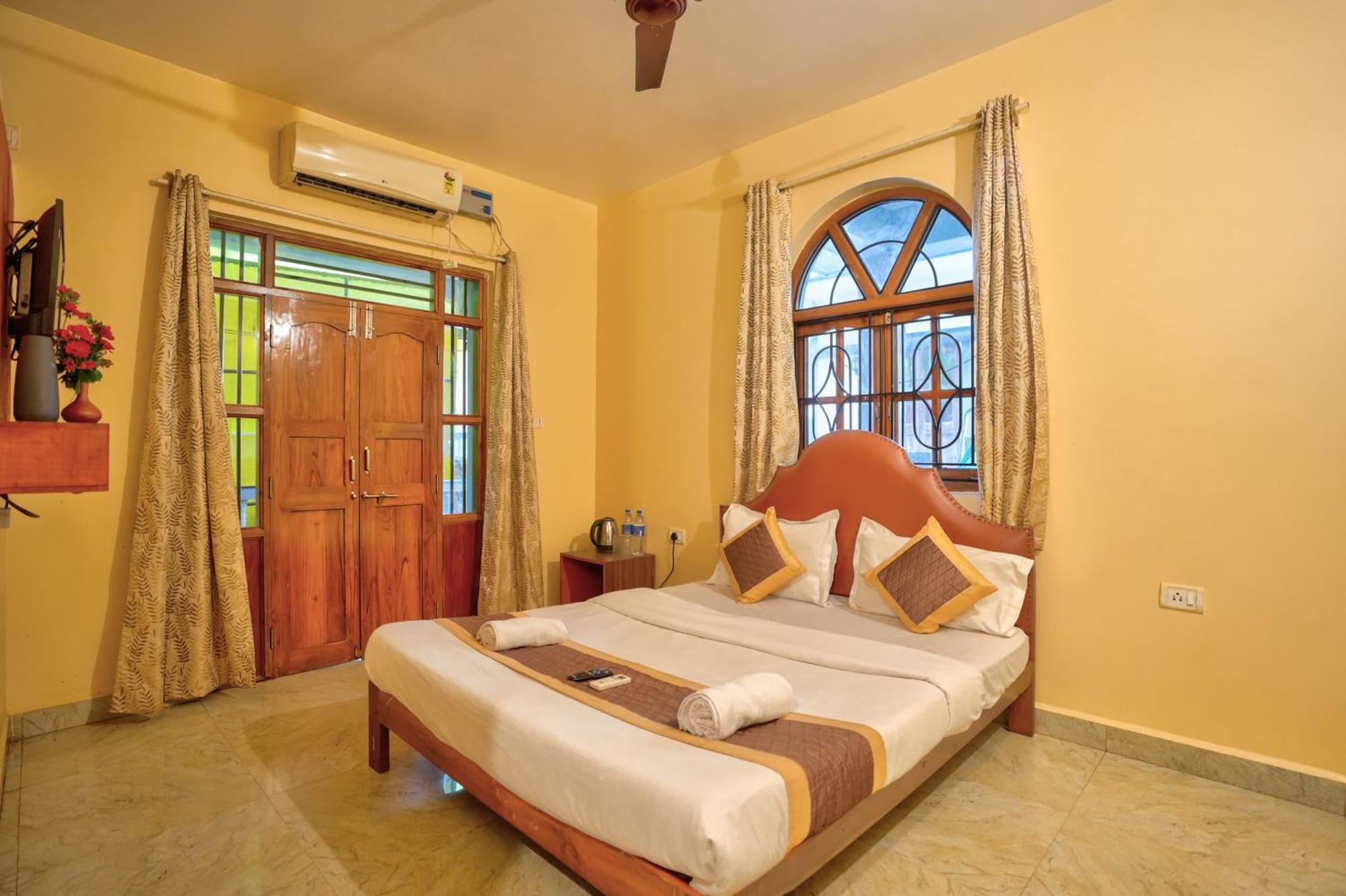 Roseal Beach Front Baga Exterior photo
